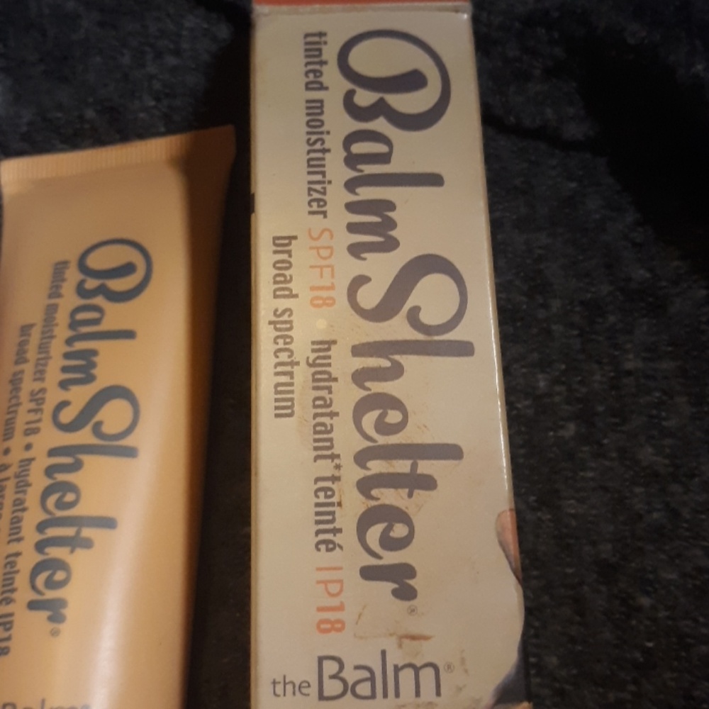 Makeup bundle!! - Picture 7 of 8